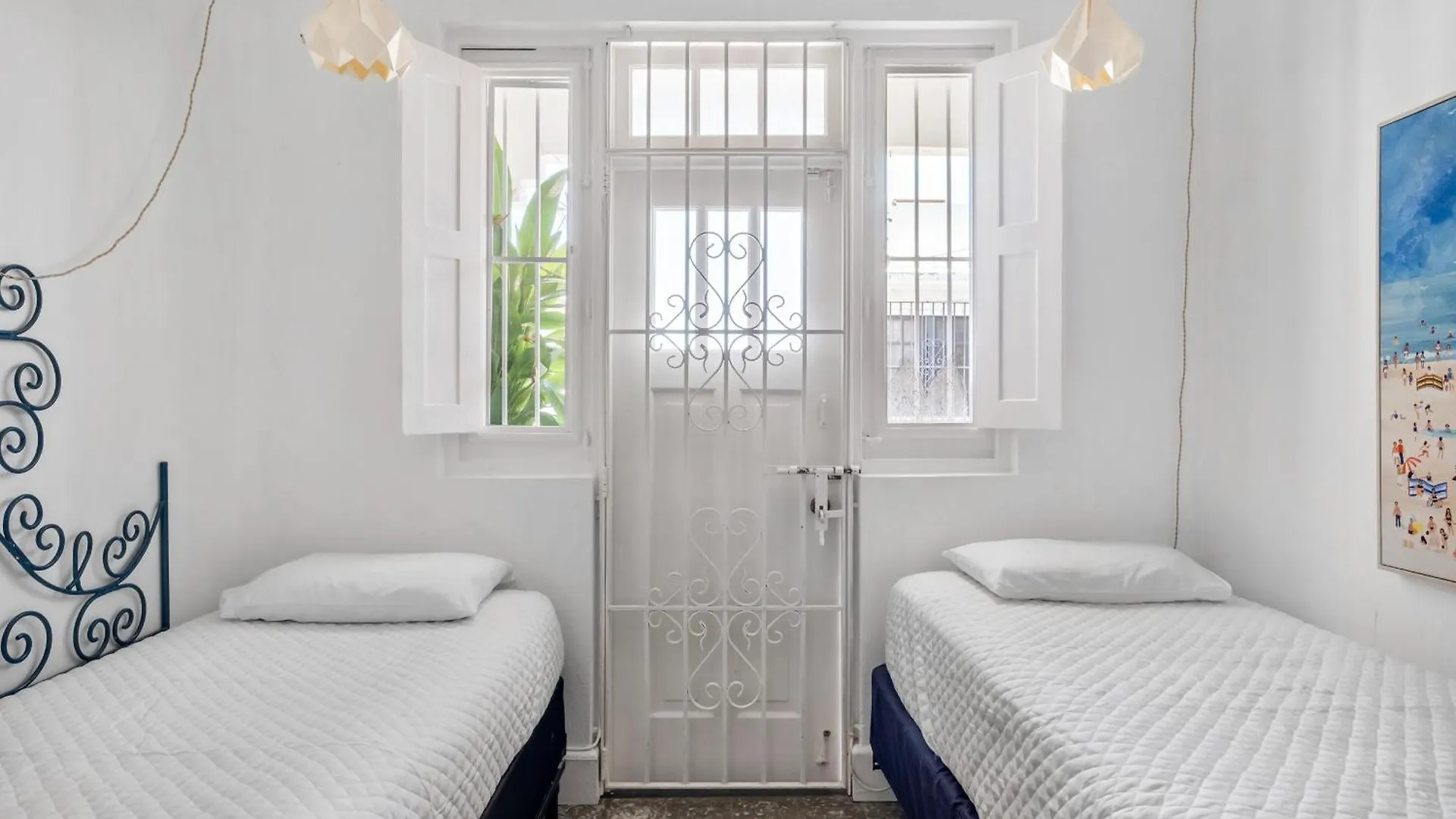2Br W Private Roofdeck, Steps To Sand! Gen Ac - 20 Up San Juan Apartment