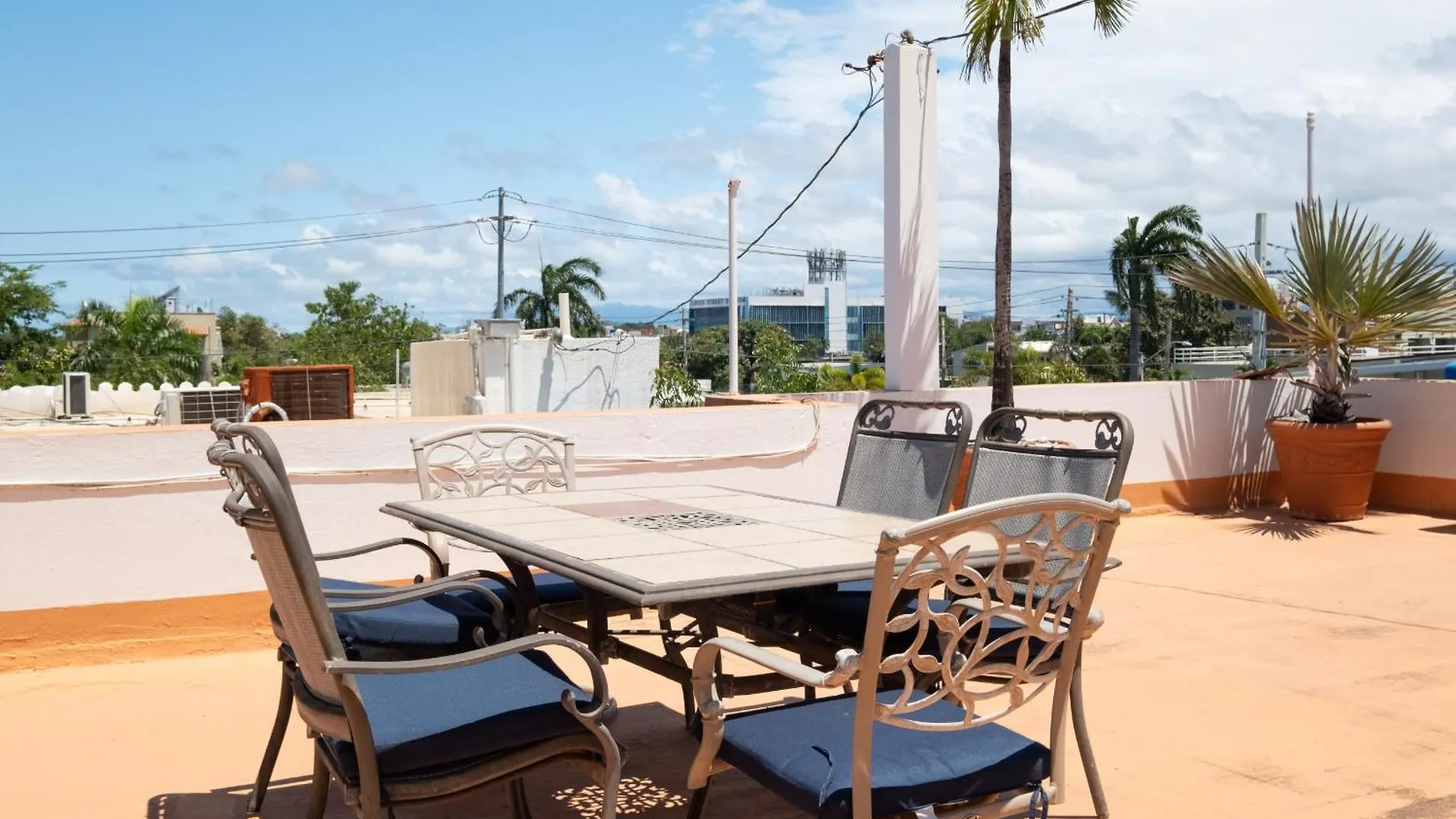 2Br W Private Roofdeck, Steps To Sand! Gen Ac - 20 Up San Juan Apartment