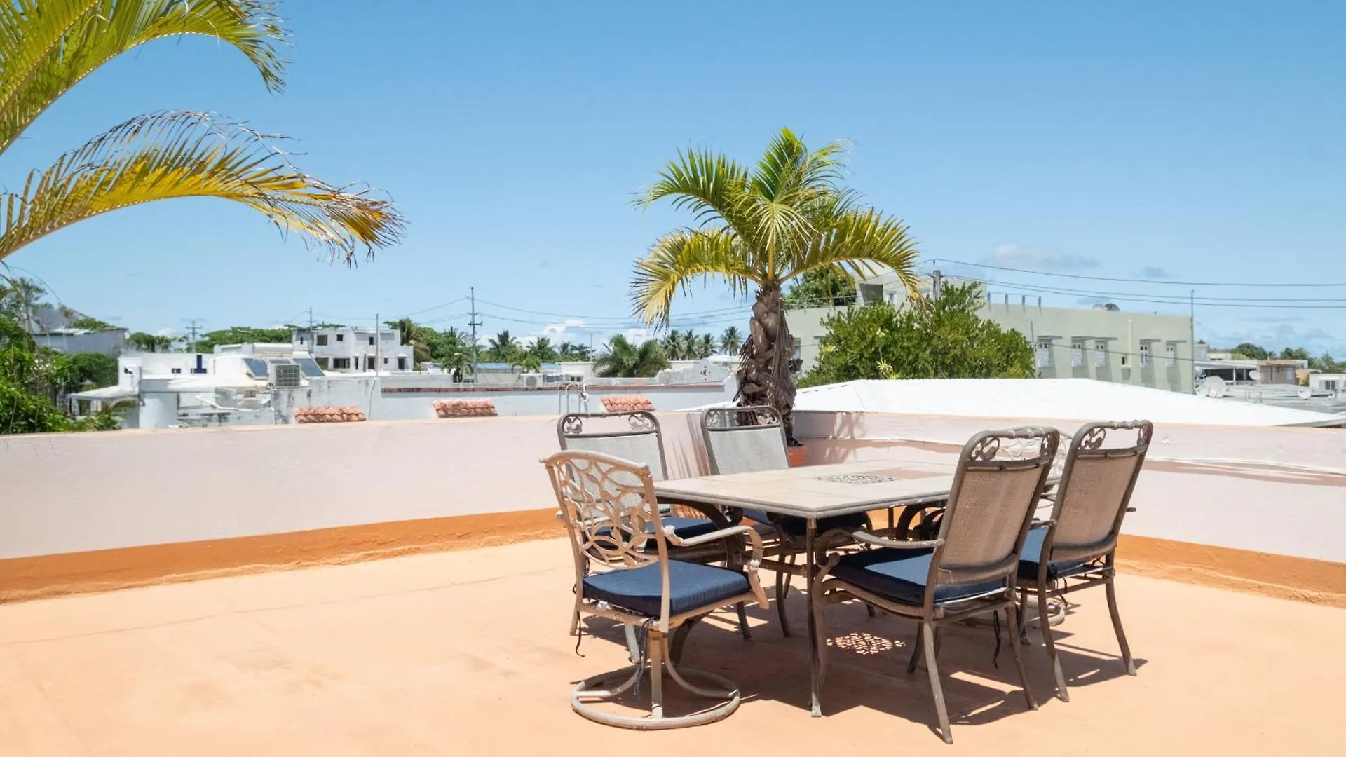 2Br W Private Roofdeck, Steps To Sand! Gen Ac - 20 Up San Juan Puerto Rico